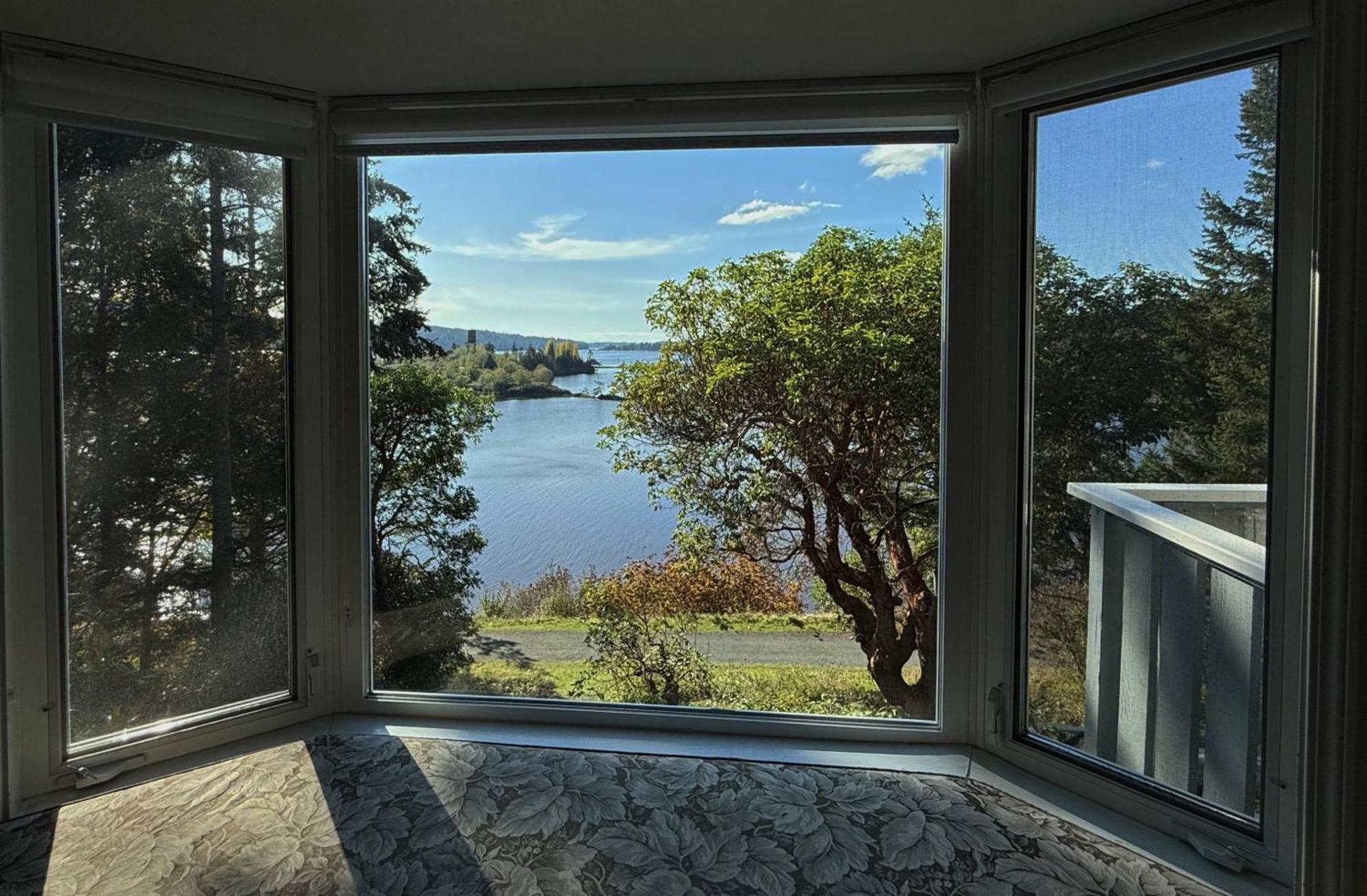 Sterling Cove Bed & Breakfast Sooke Exterior photo