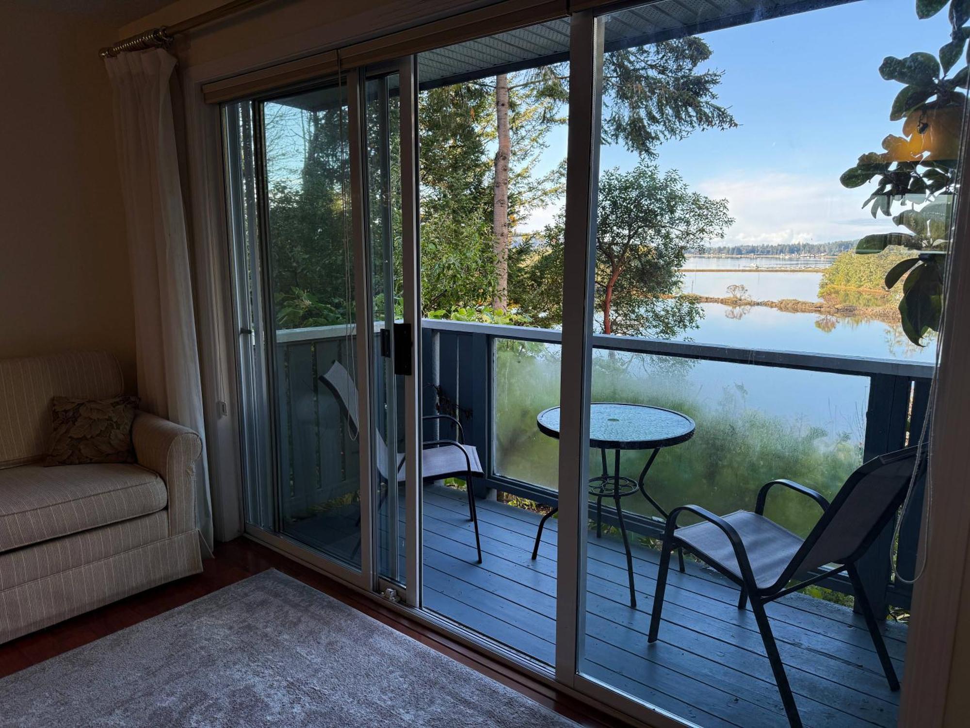 Sterling Cove Bed & Breakfast Sooke Exterior photo