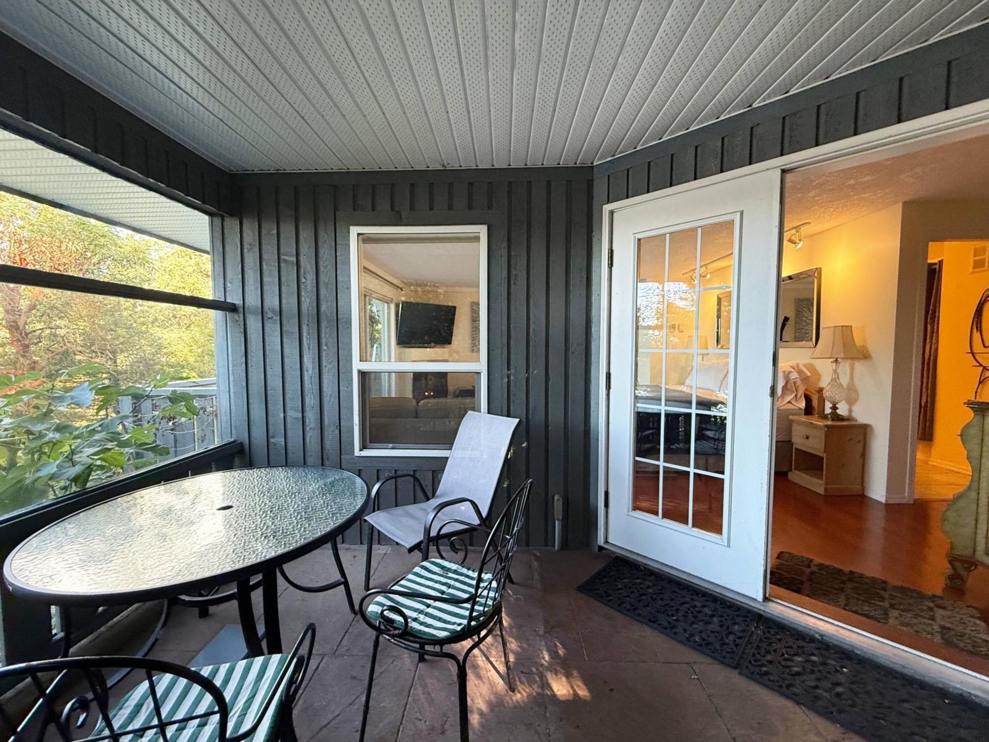 Sterling Cove Bed & Breakfast Sooke Exterior photo