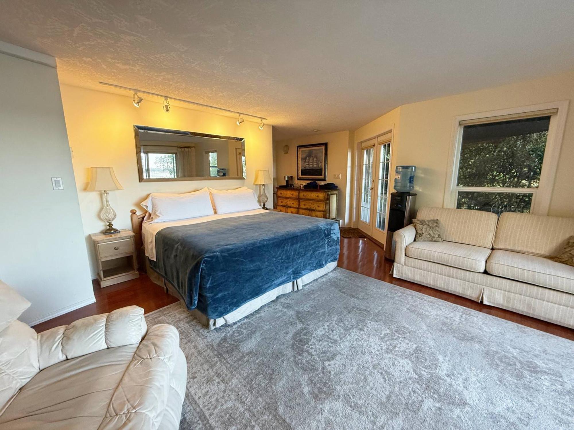 Sterling Cove Bed & Breakfast Sooke Exterior photo