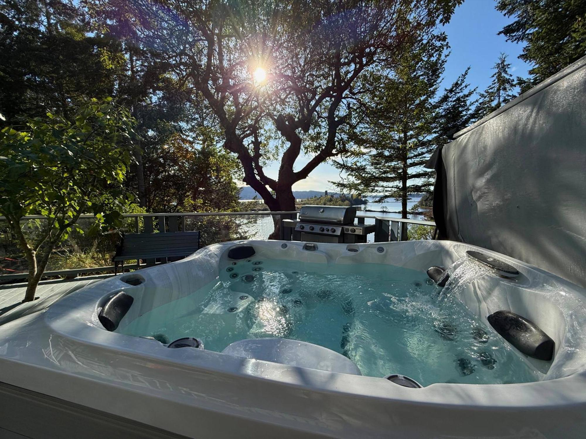 Sterling Cove Bed & Breakfast Sooke Exterior photo