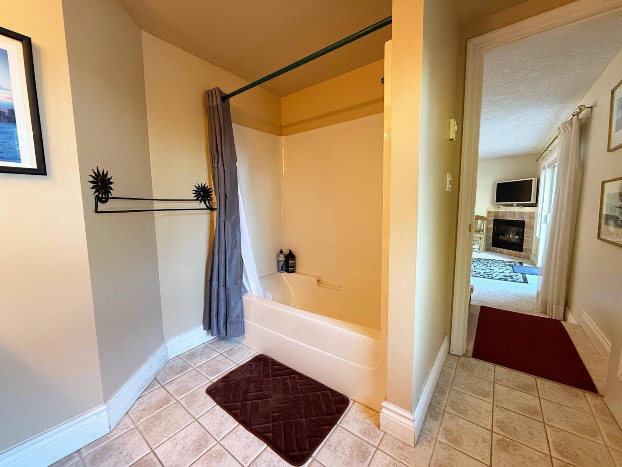 Sterling Cove Bed & Breakfast Sooke Room photo