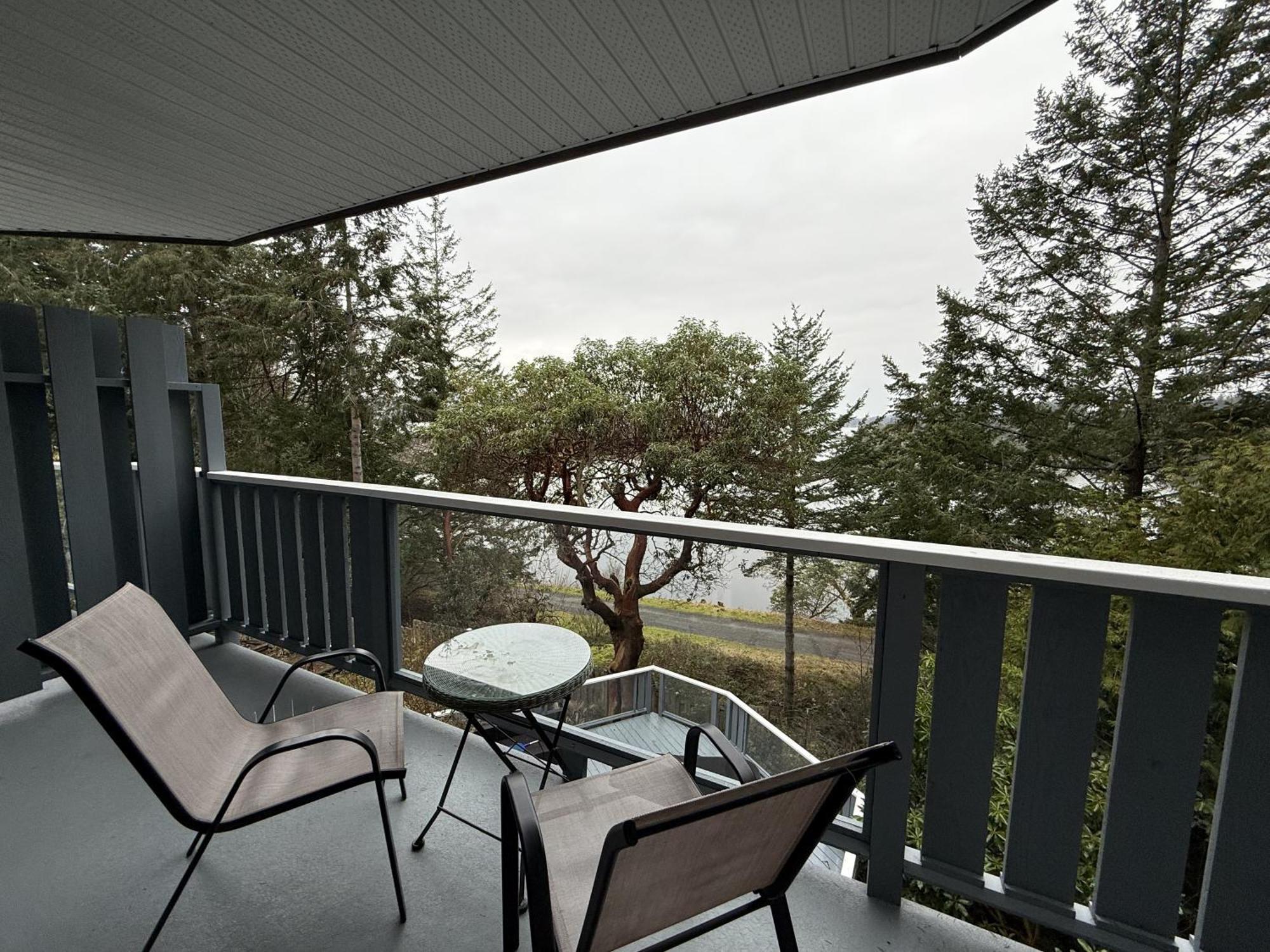 Sterling Cove Bed & Breakfast Sooke Exterior photo